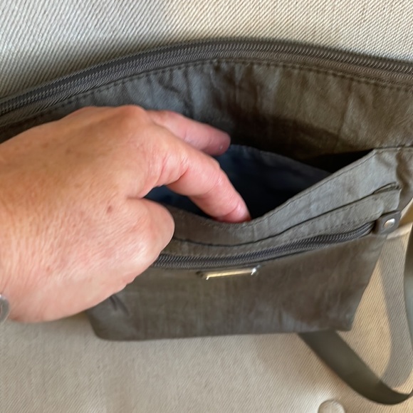 Baggallini Crossbody - Picture 5 of 6